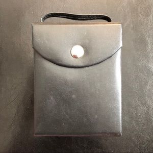 BLACK JEWELRY TRAVELING CASE